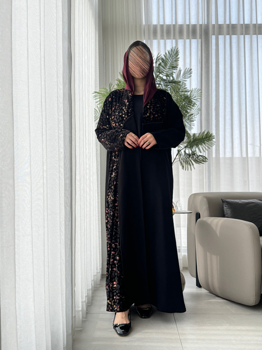 عبايه مخمل اللون الاسود-SNA09