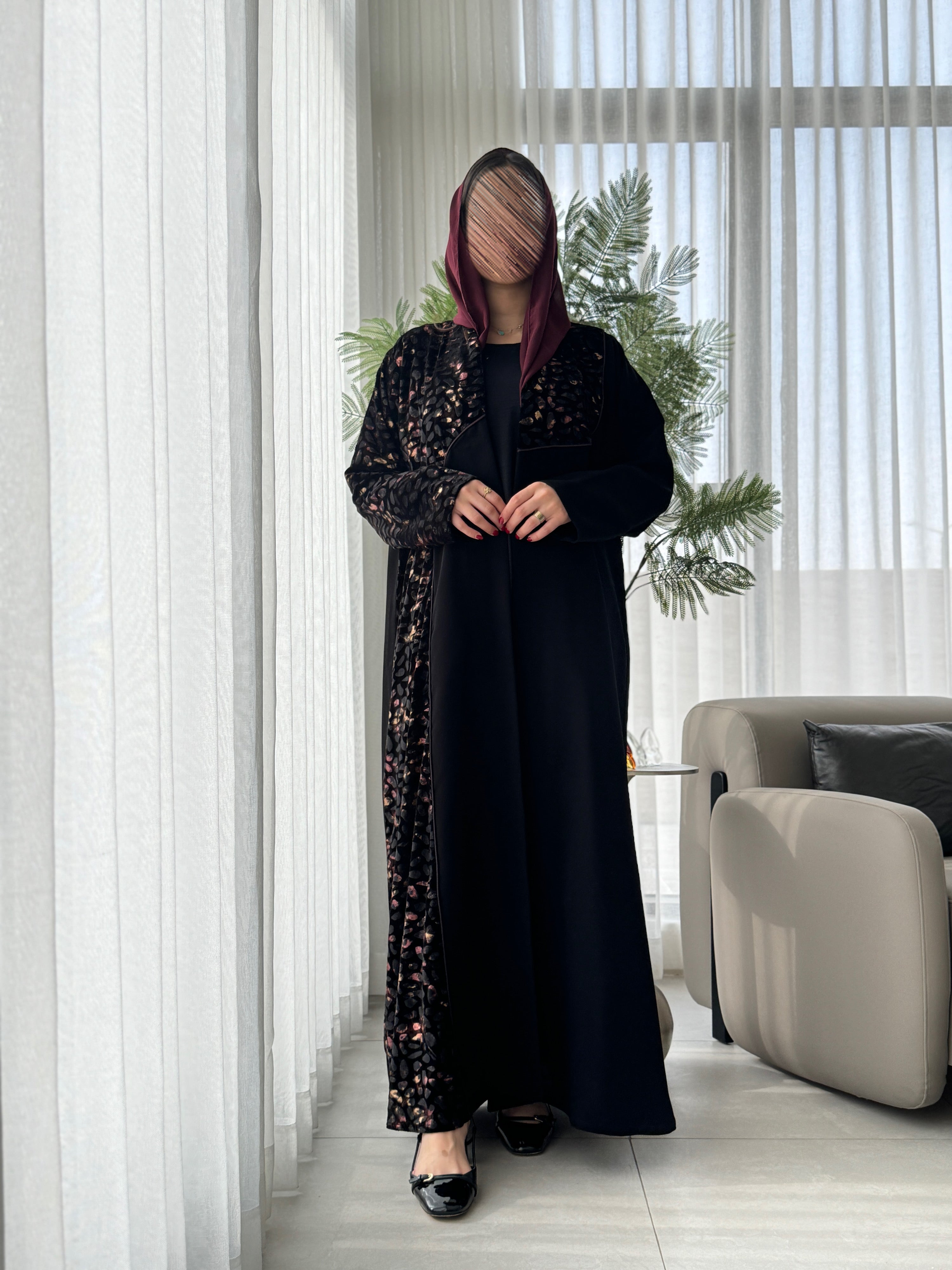 عبايه مخمل اللون الاسود-SNA09