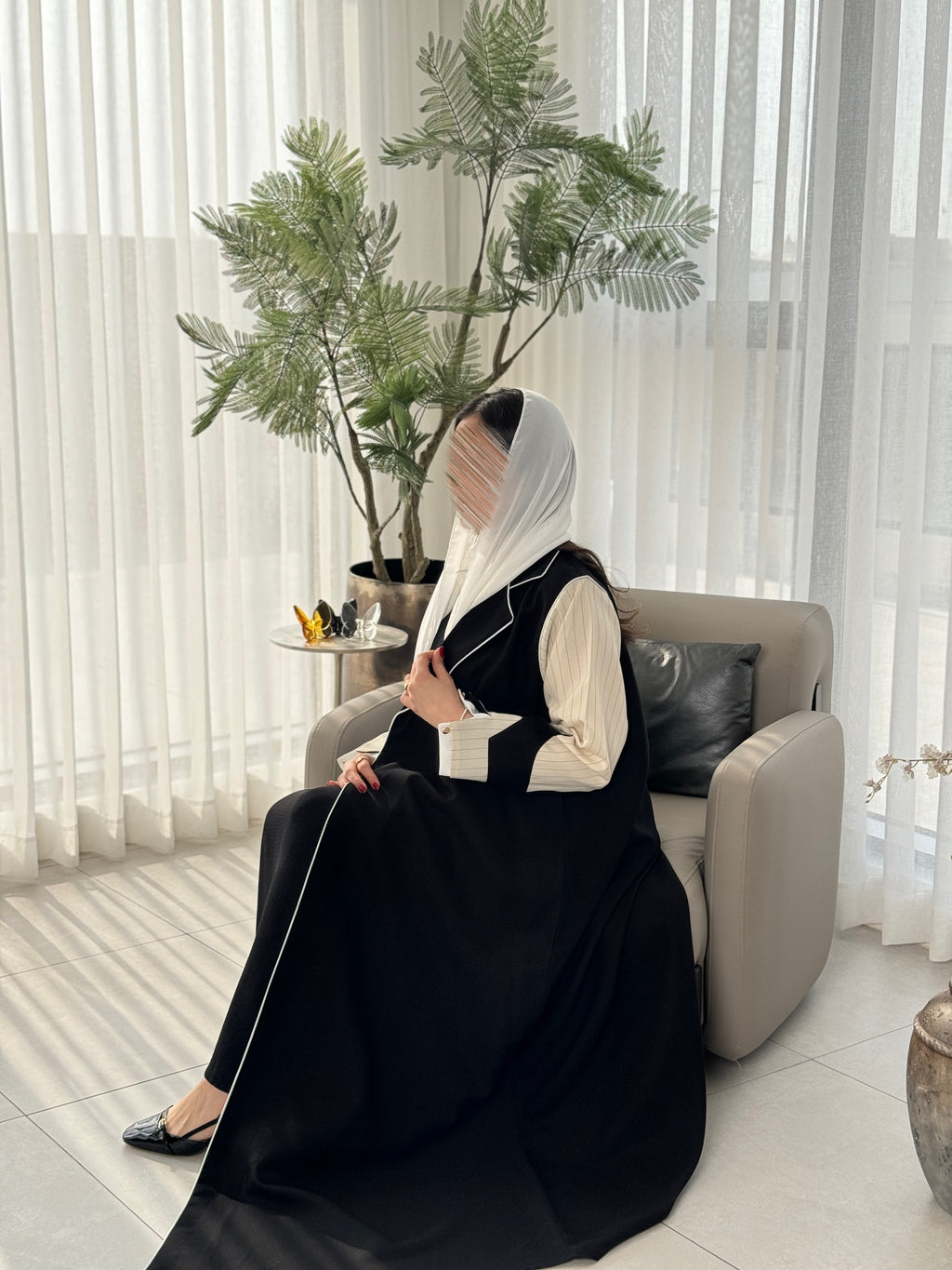 عبايه كريب خفيف مع جاكار- SNA03