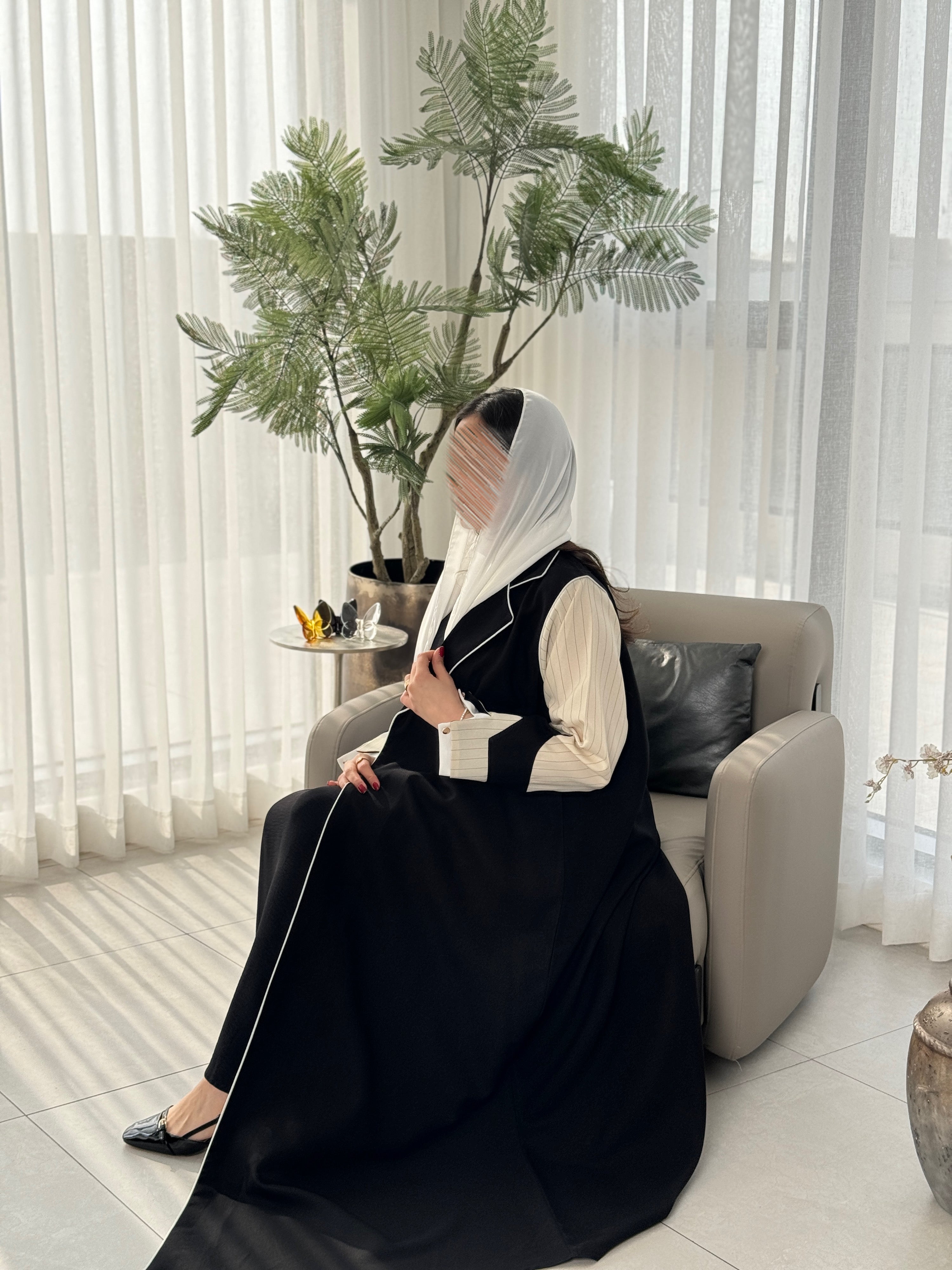 عبايه كريب خفيف مع جاكار- SNA03