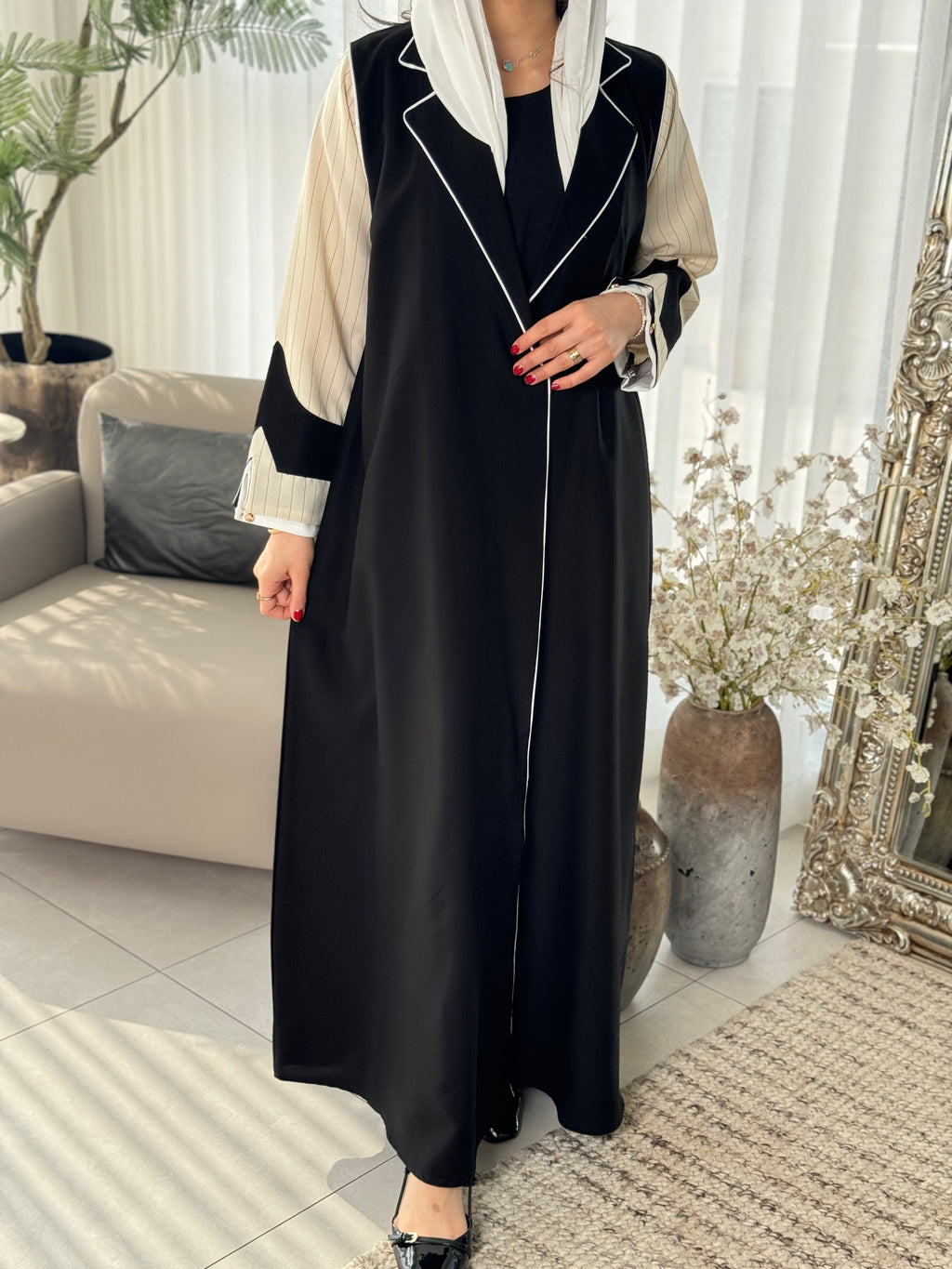 عبايه كريب خفيف مع جاكار- SNA03