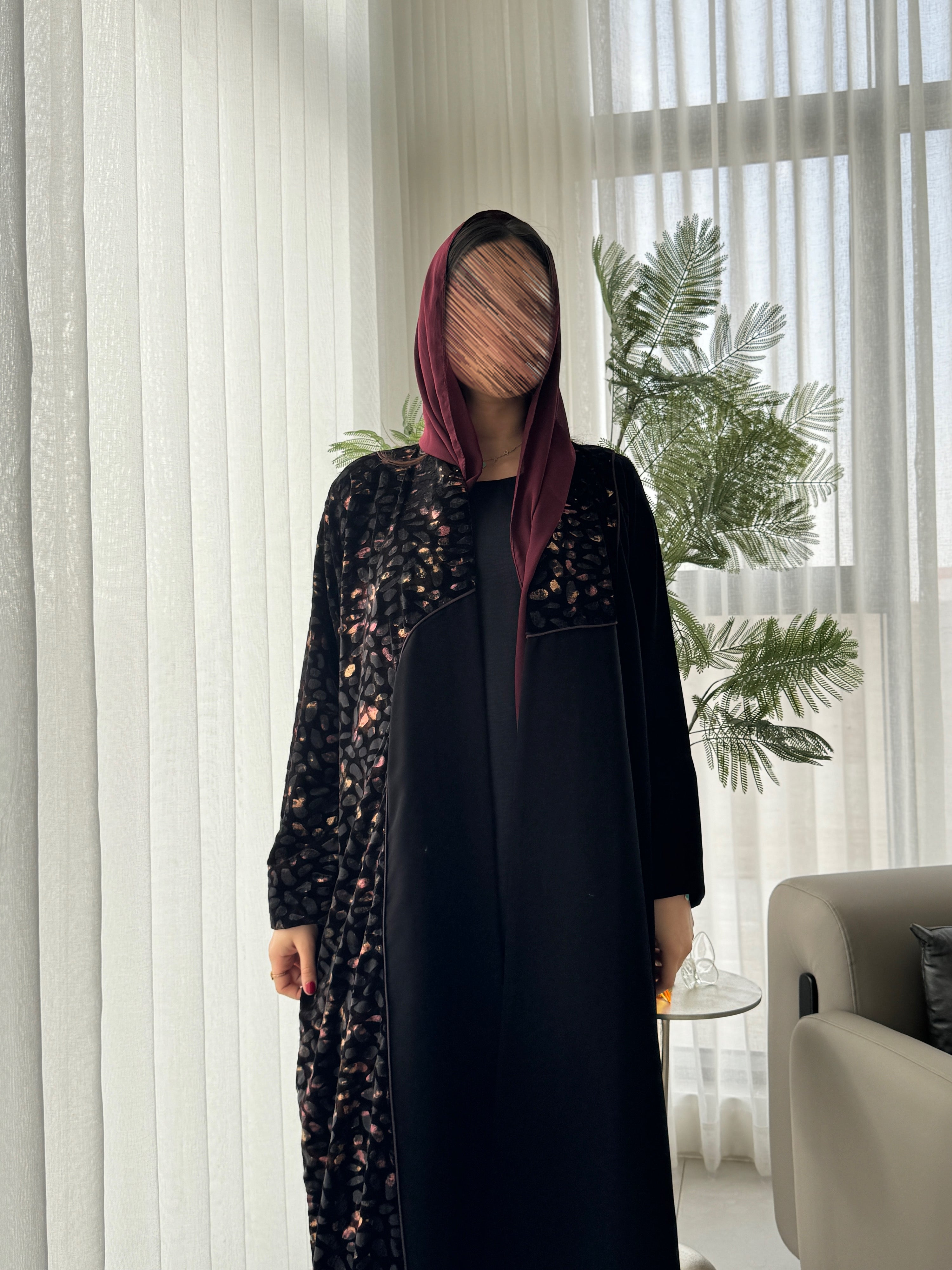 عبايه مخمل اللون الاسود-SNA09